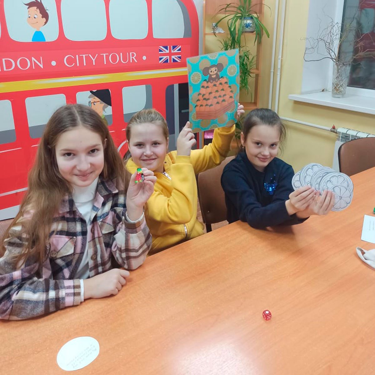 «Индиана» помогла Чебурашке